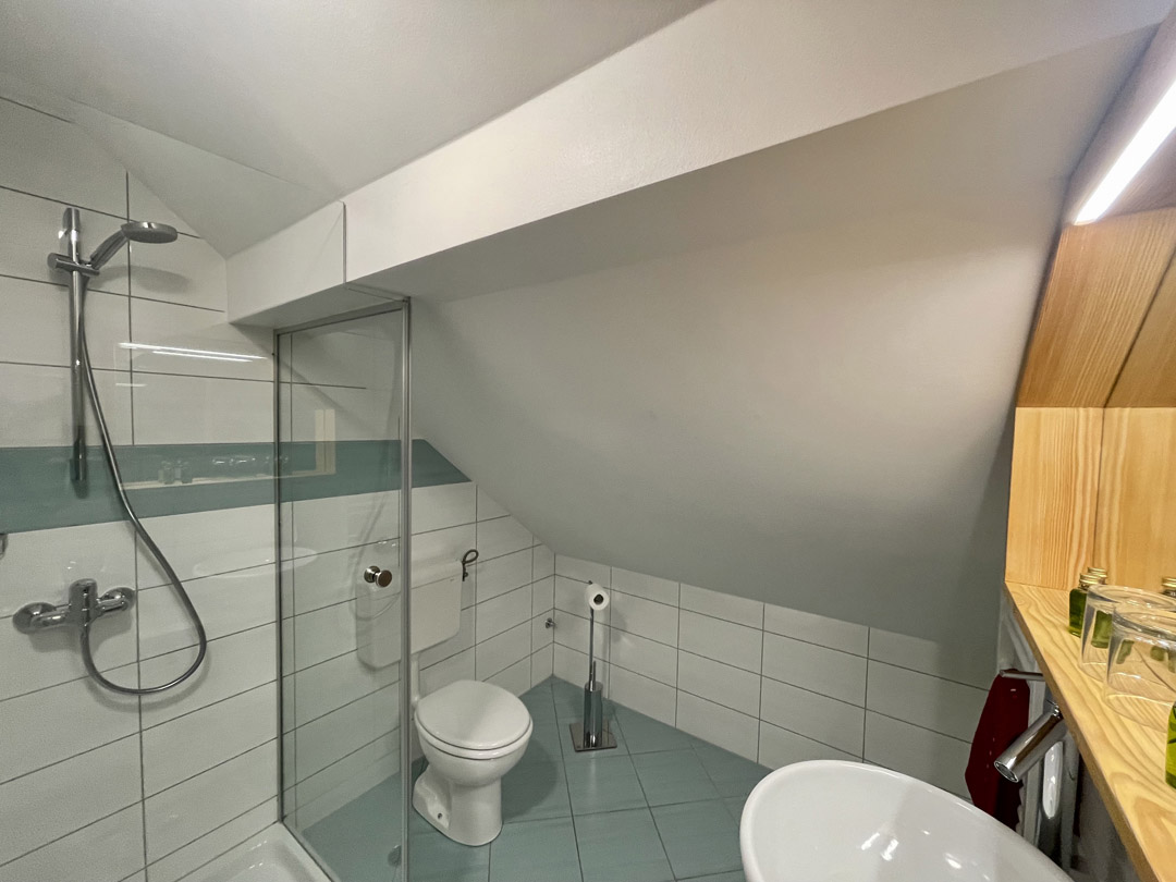 HOTEL ŠURC – SOBA 11 HOTEL ŠURC - SOBA 11