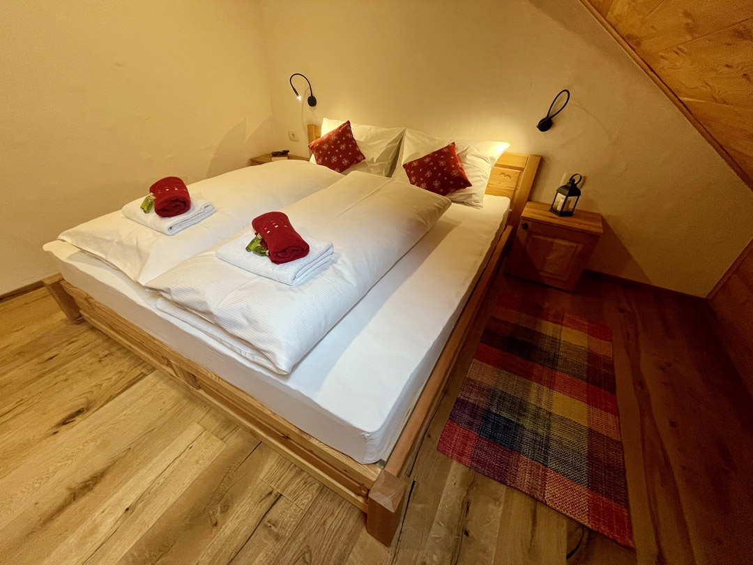 HOTEL ŠURC – SOBA 12 HOTEL ŠURC - SOBA 12