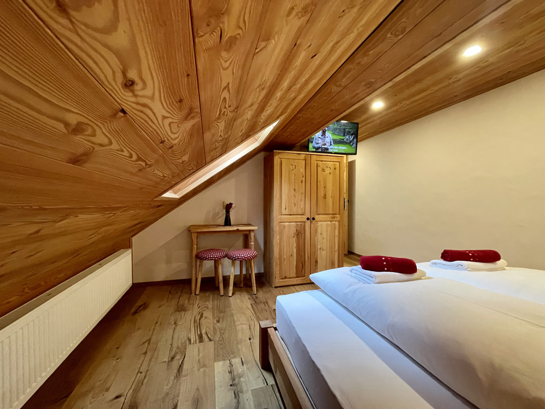 HOTEL ŠURC – SOBA 12 HOTEL ŠURC - SOBA 12