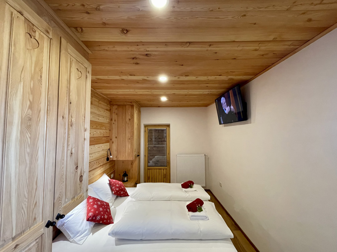 HOTEL ŠURC – SOBA 8 HOTEL ŠURC - SOBA 8