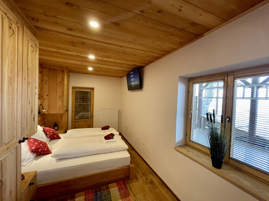 HOTEL ŠURC – SOBA 8 HOTEL ŠURC - SOBA 8