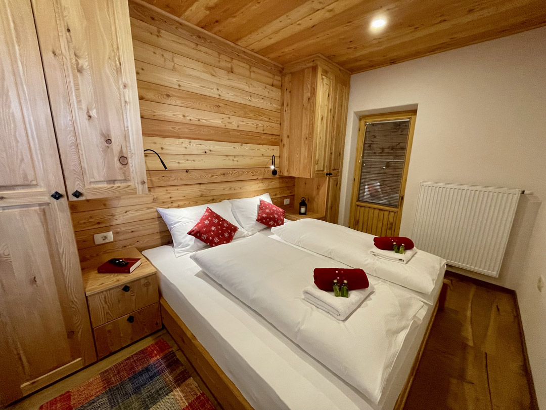 HOTEL ŠURC – SOBA 8 HOTEL ŠURC - SOBA 8