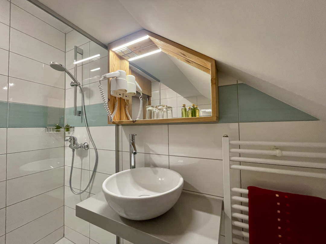 HOTEL ŠURC – SOBA 9 HOTEL ŠURC - SOBA 9