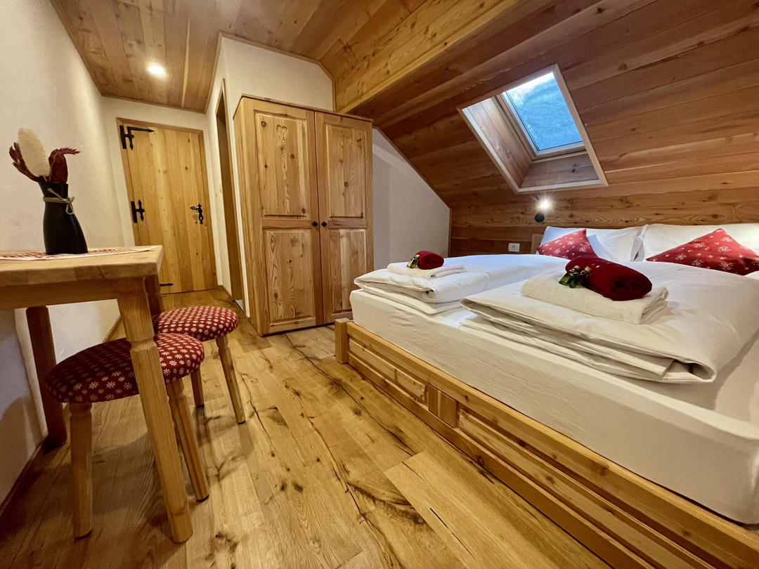 HOTEL ŠURC – SOBA 9 HOTEL ŠURC - SOBA 9