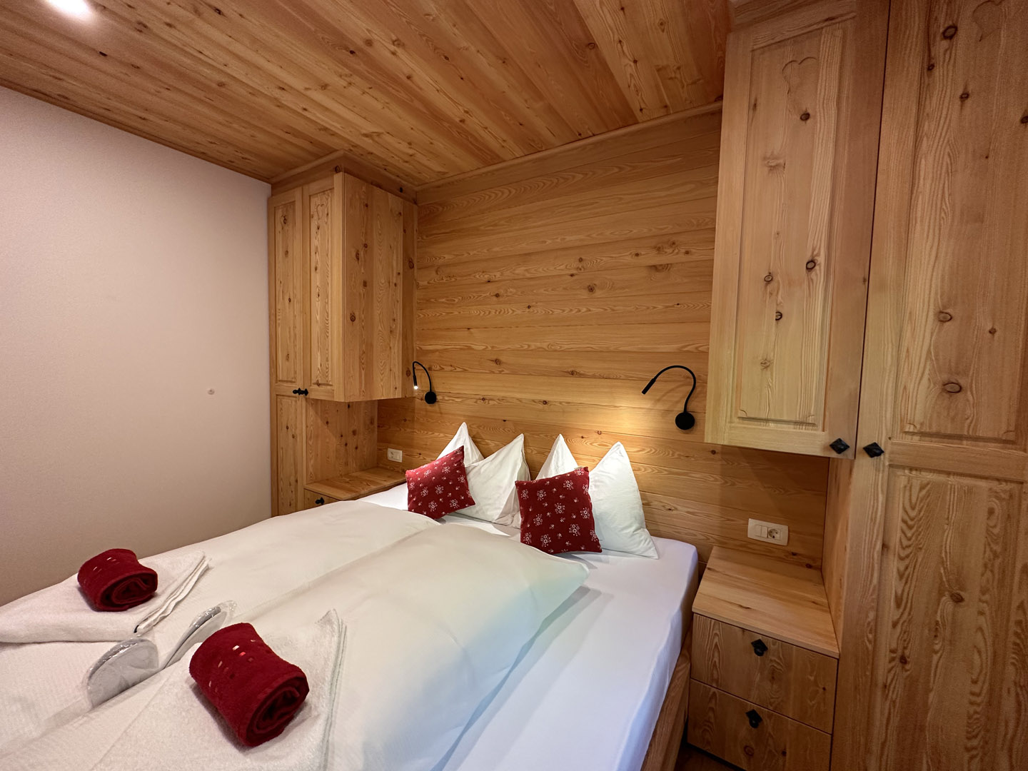 HOTEL ŠURC – SOBA 4