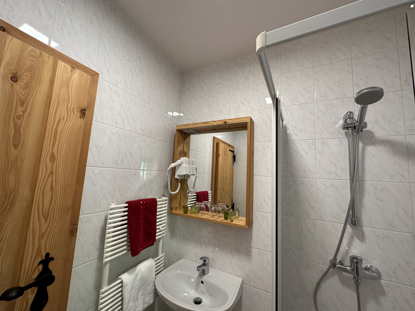 HOTEL ŠURC – SOBA 4