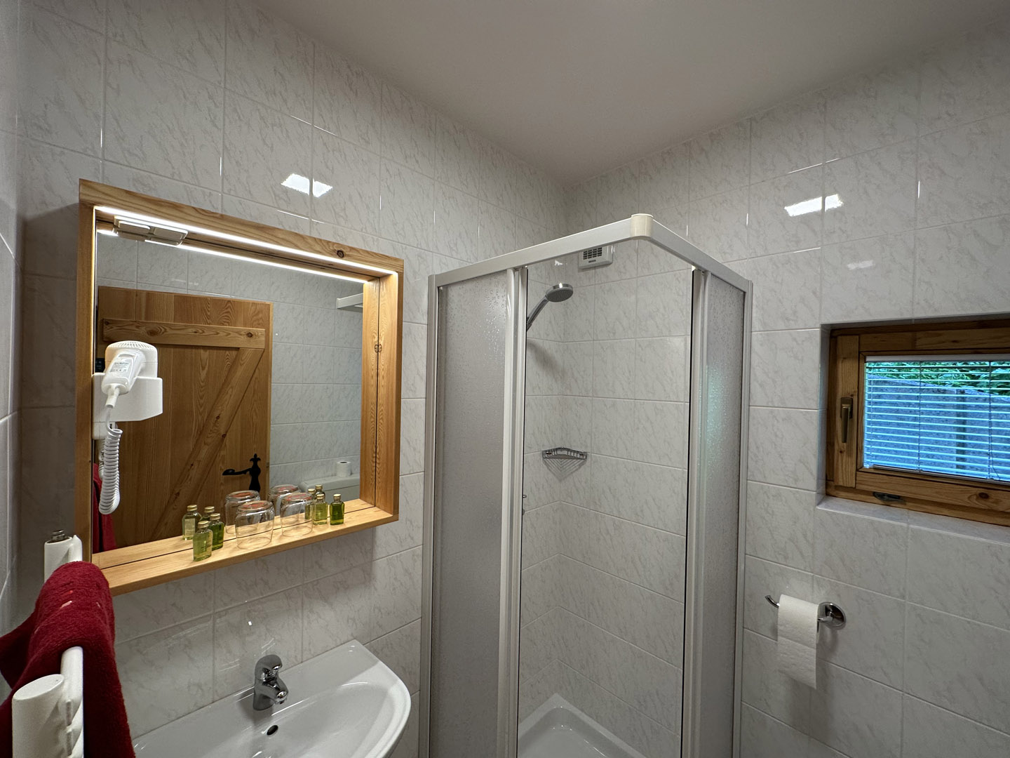 HOTEL ŠURC – SOBA 4