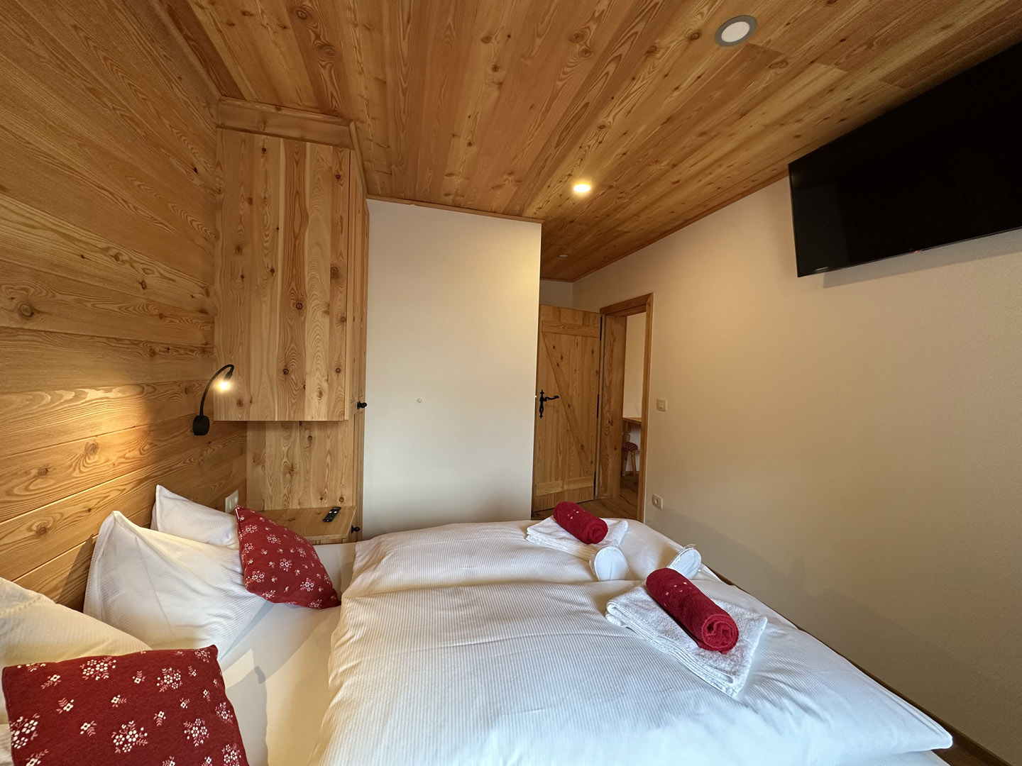 HOTEL ŠURC – SOBA 6 HOTEL ŠURC - SOBA 6